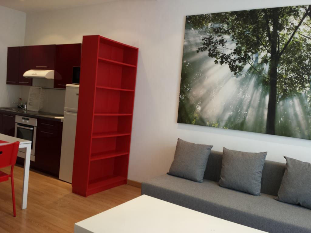 Central Red Apartment
