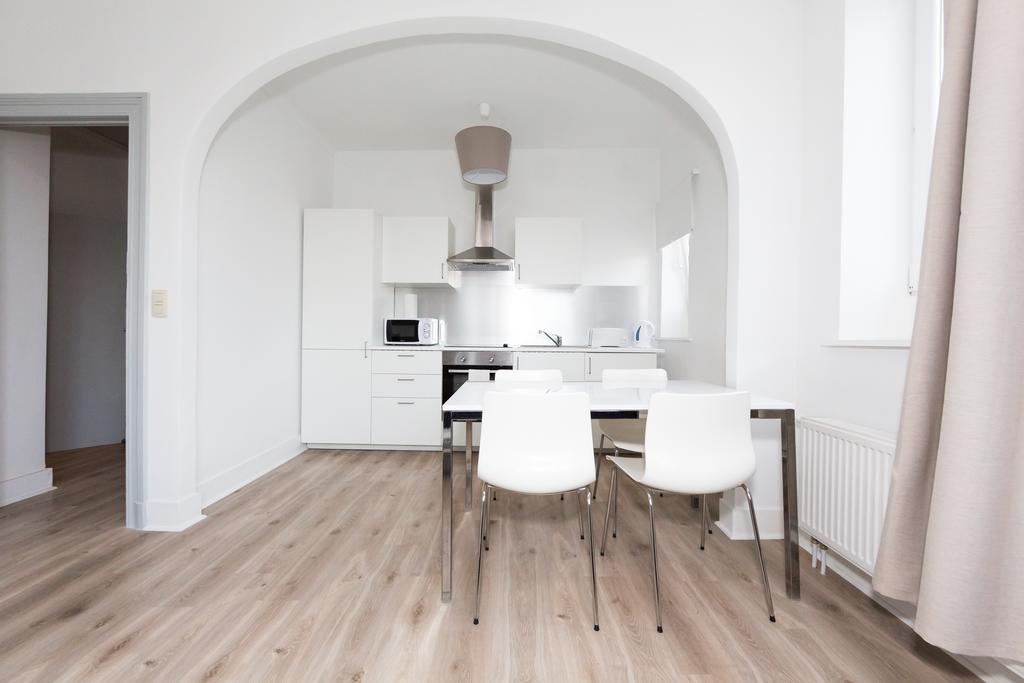 Louise Chatelain Appartement *