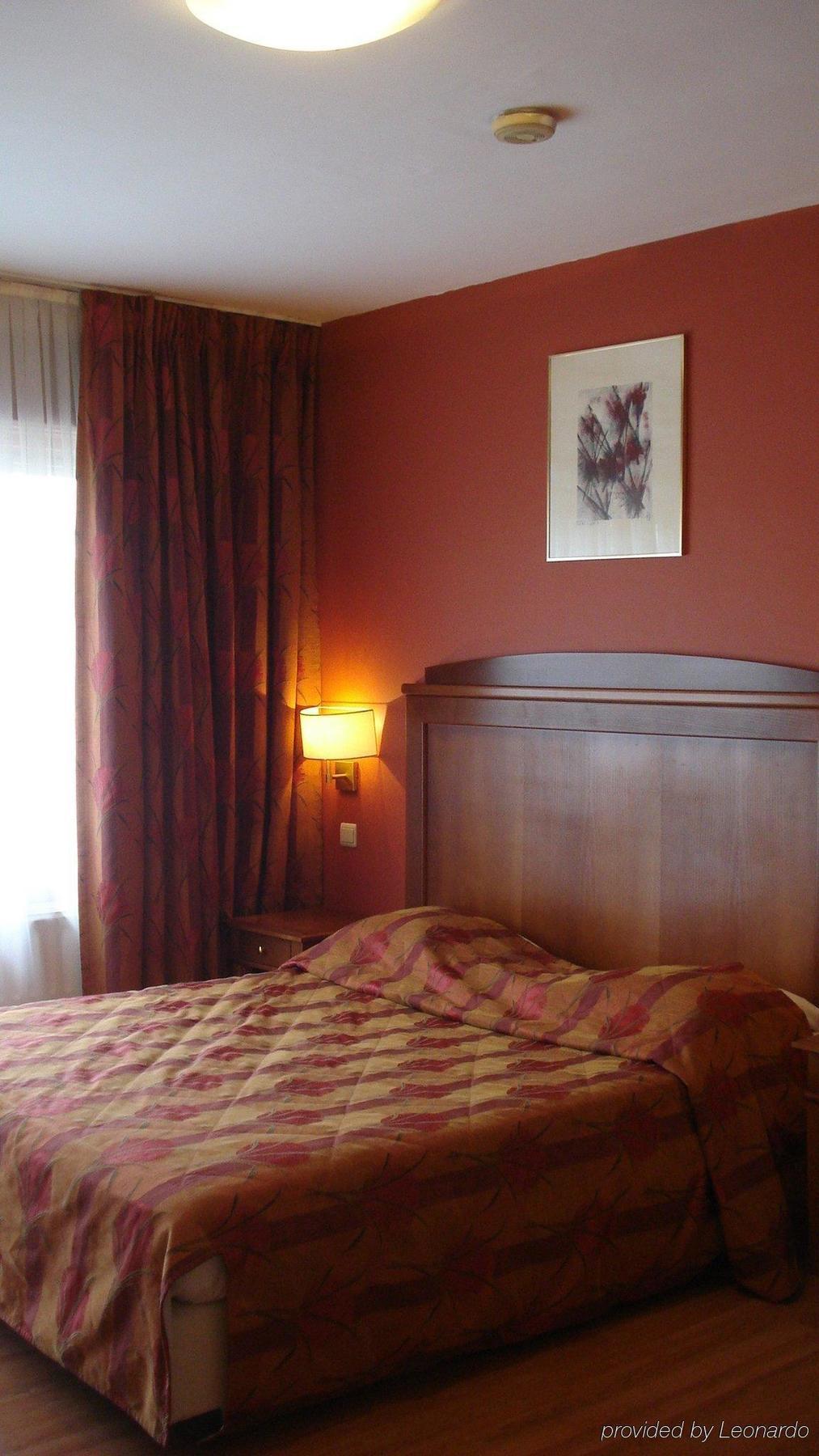 Albert Hotel