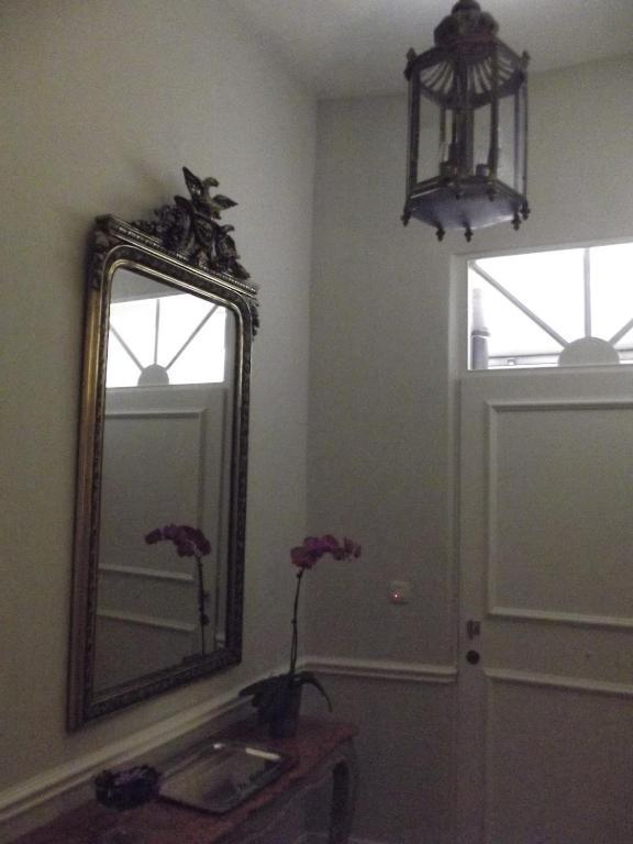 Vincentv. Gallery Bed & Breakfast Brussel