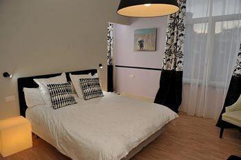 Maison Az Bed & Breakfast