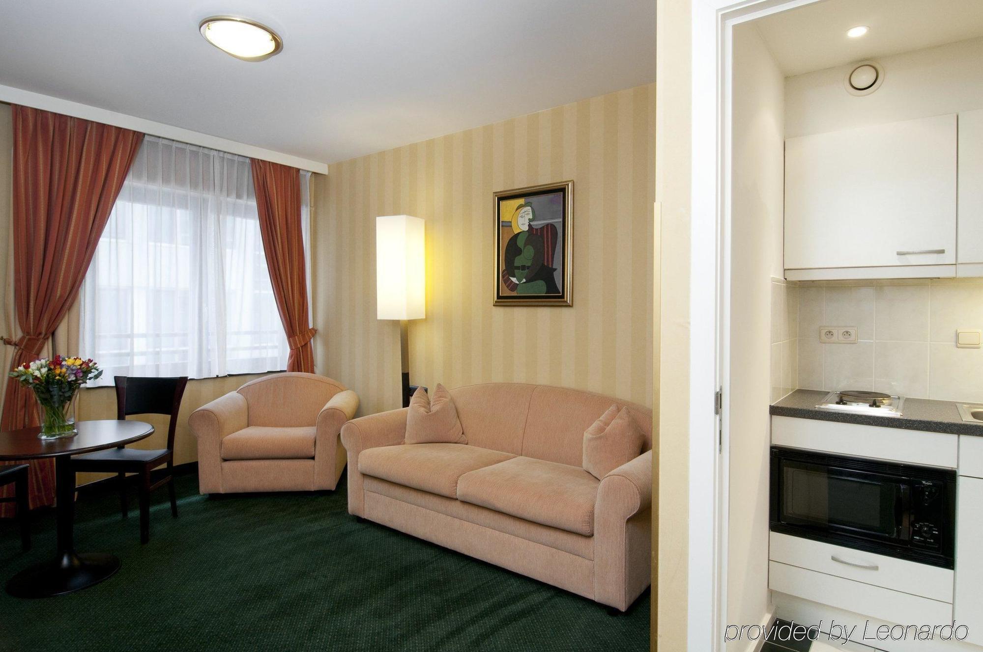 Schuman By Ihg Hotel 4*