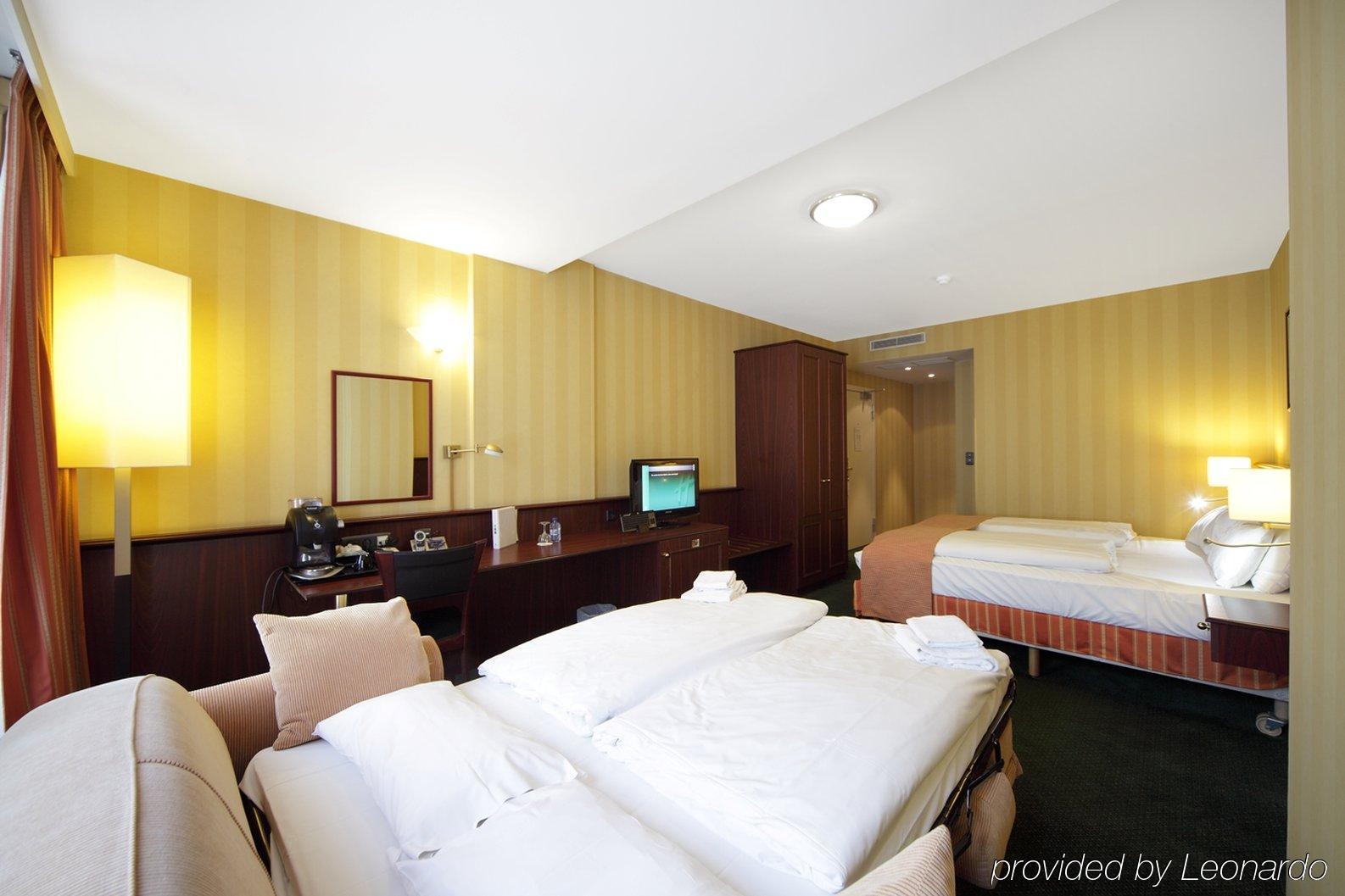 Schuman By Ihg Hotel 4*