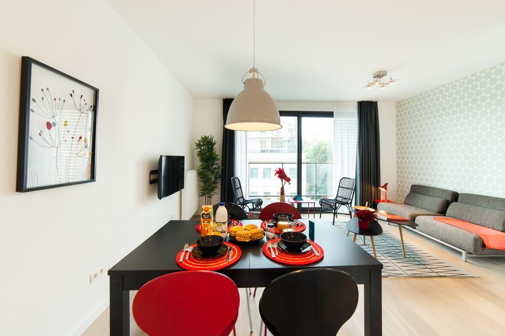 Apartment Sweet -eu Commission *