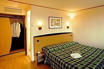Hotel Campanile Brussel Drogenbos 3*
