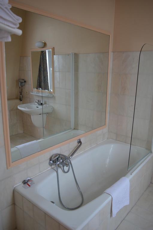 Hotel Matignon 3*