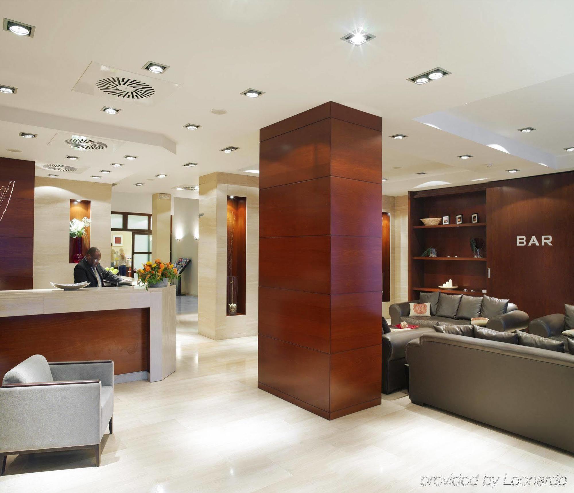 Catalonia Grand Place Hotel 4*