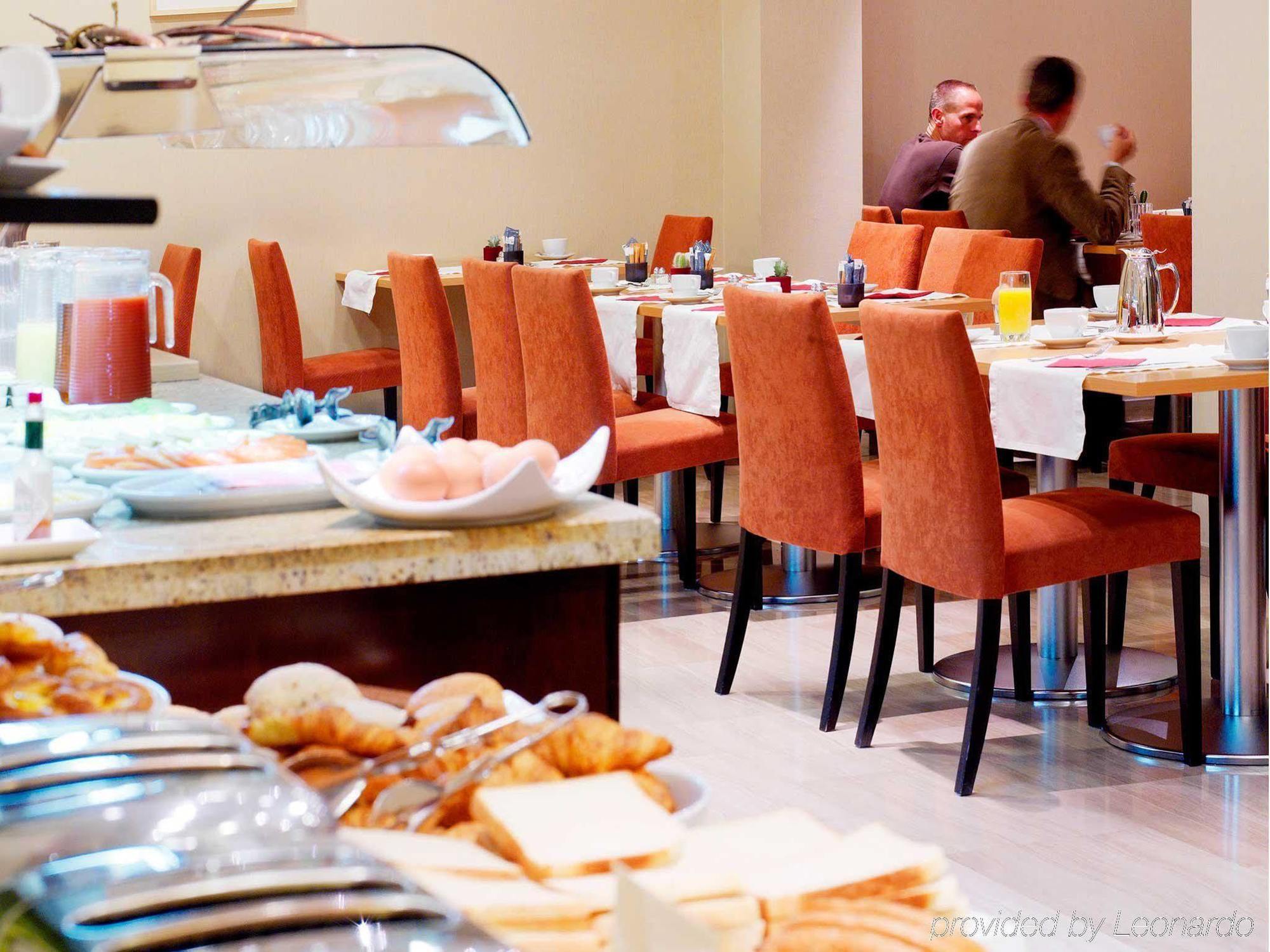 Catalonia Grand Place Hotel 4*