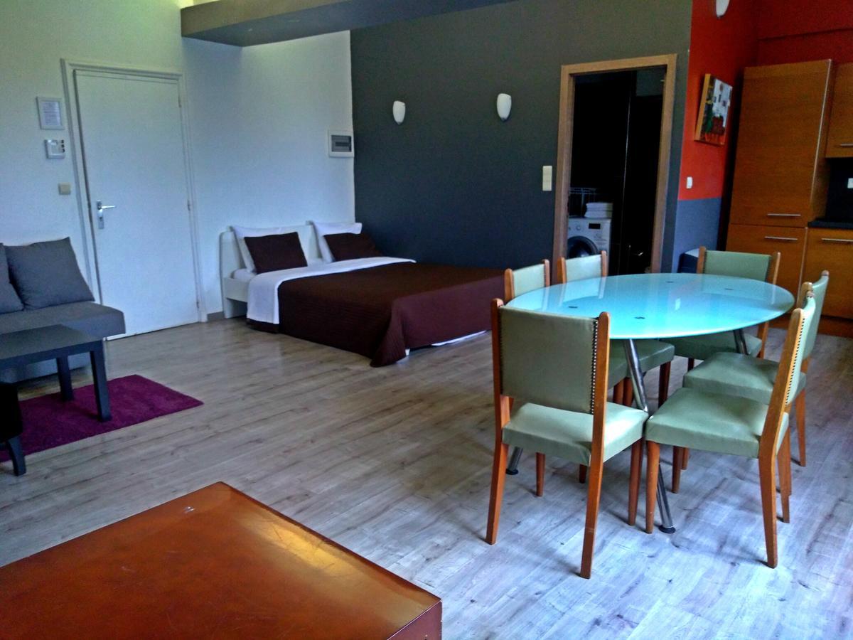 Ams Flats *