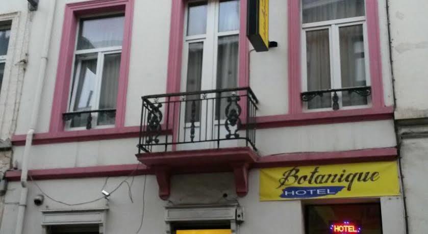 Botanique Hotel 2*
