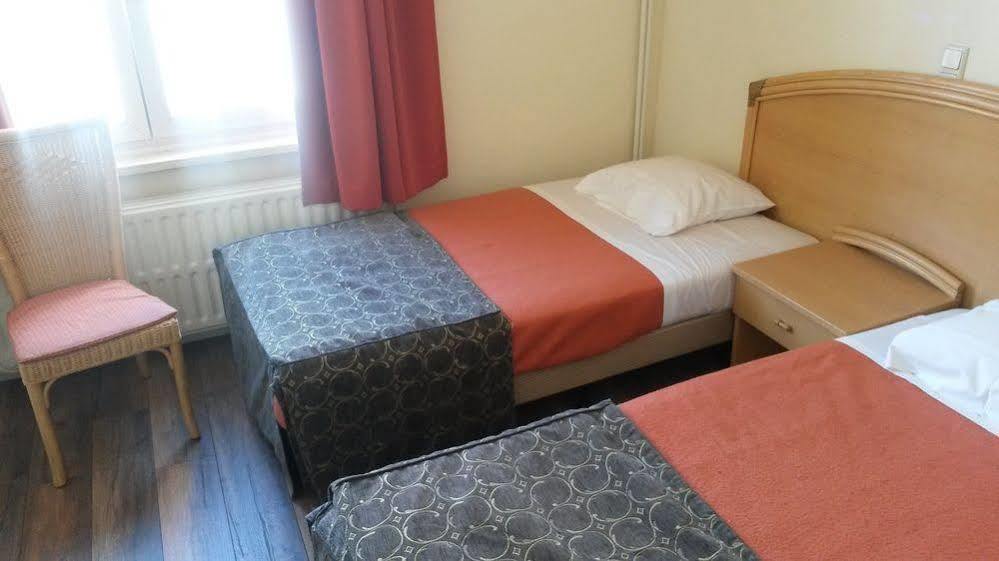 Queen Mary 3*