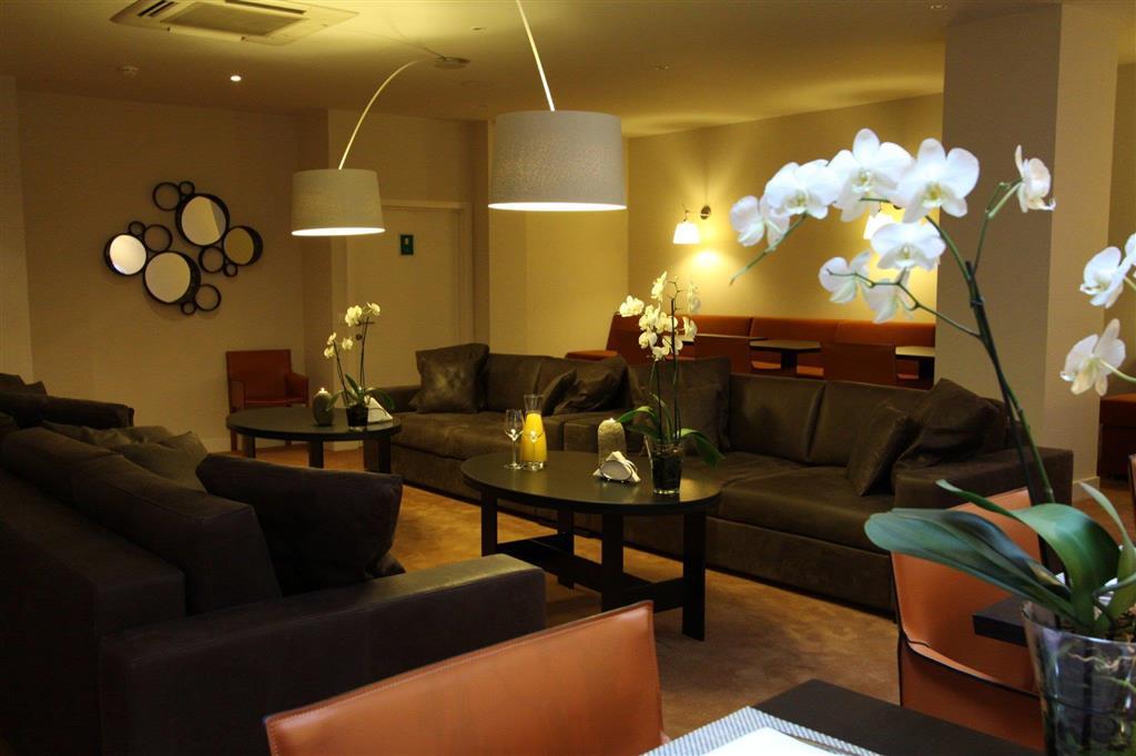 Pillows City Centre Hotel 4*