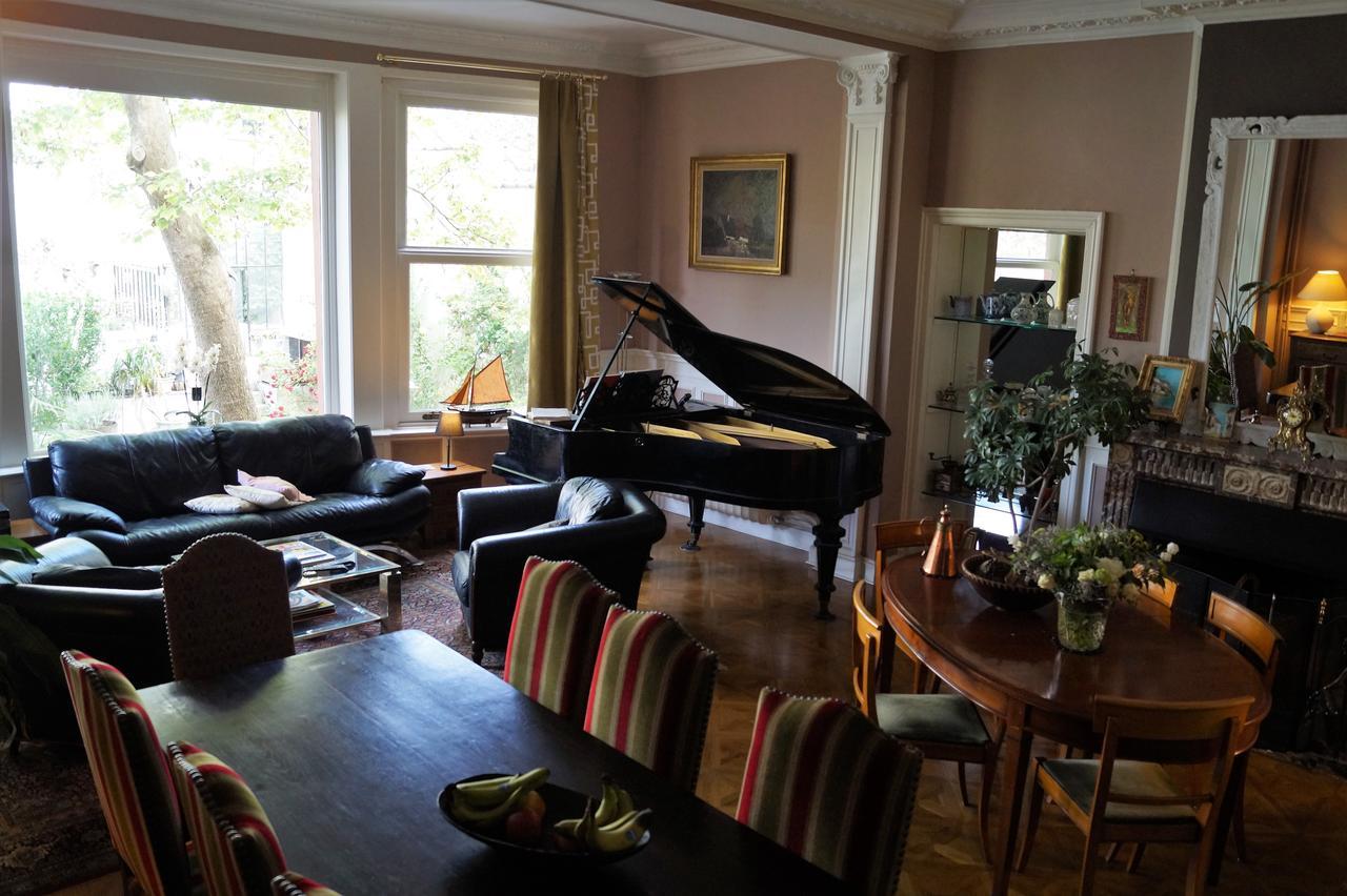 Botanique Bed & Breakfast *