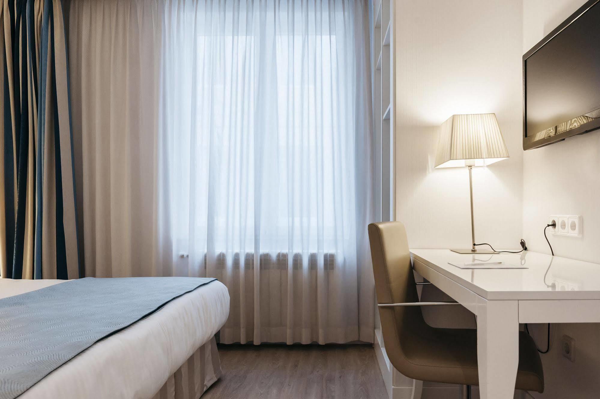 Hotel Catalonia Grand Place 4*