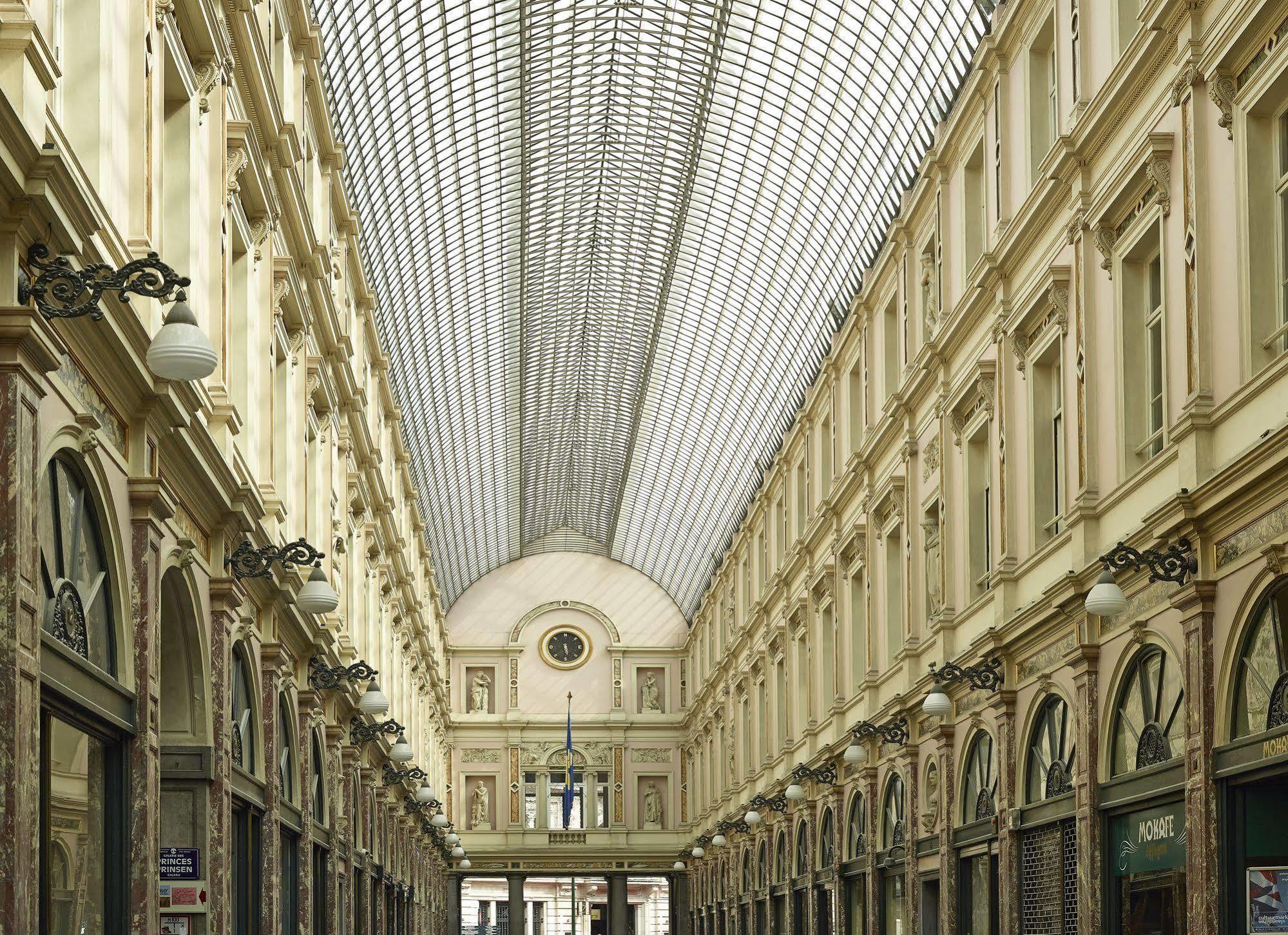 Des Galeries Hotel 4*
