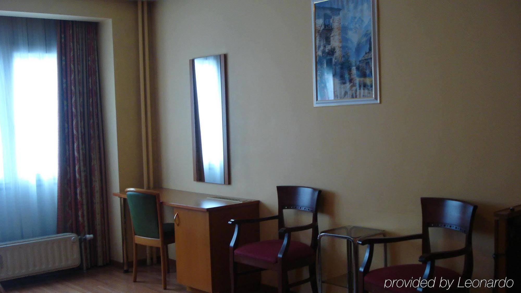 Albert Hotel 2*