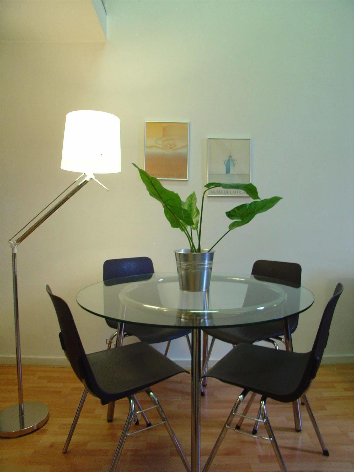 Center Apartment *