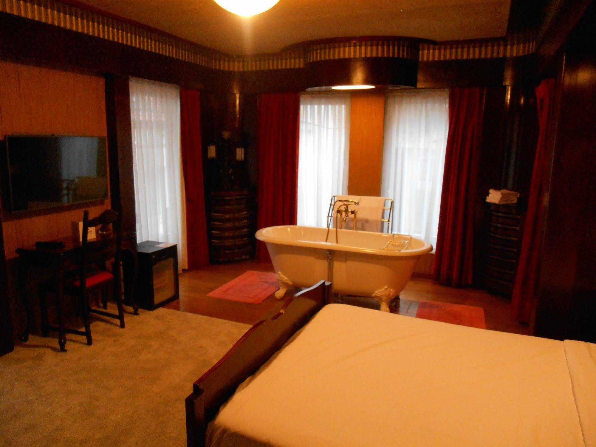 Esperance Hotel