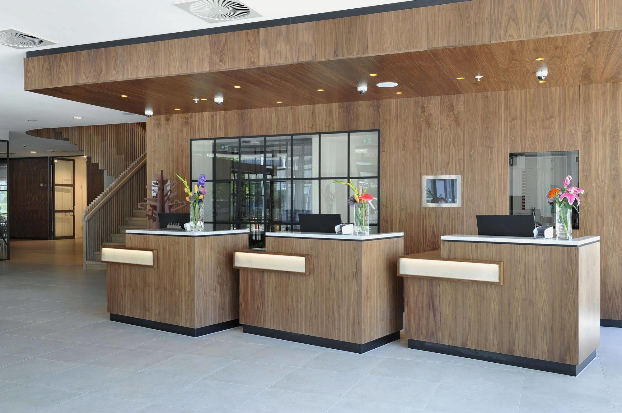 Courtyard By Marriott Eu Hotel