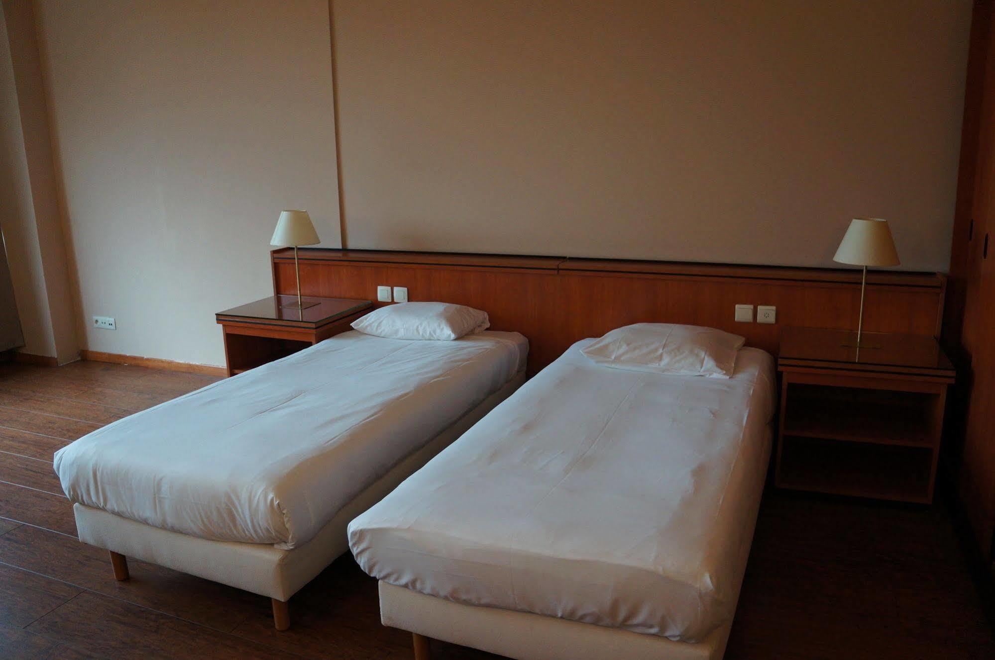 Escale Hotel 3*