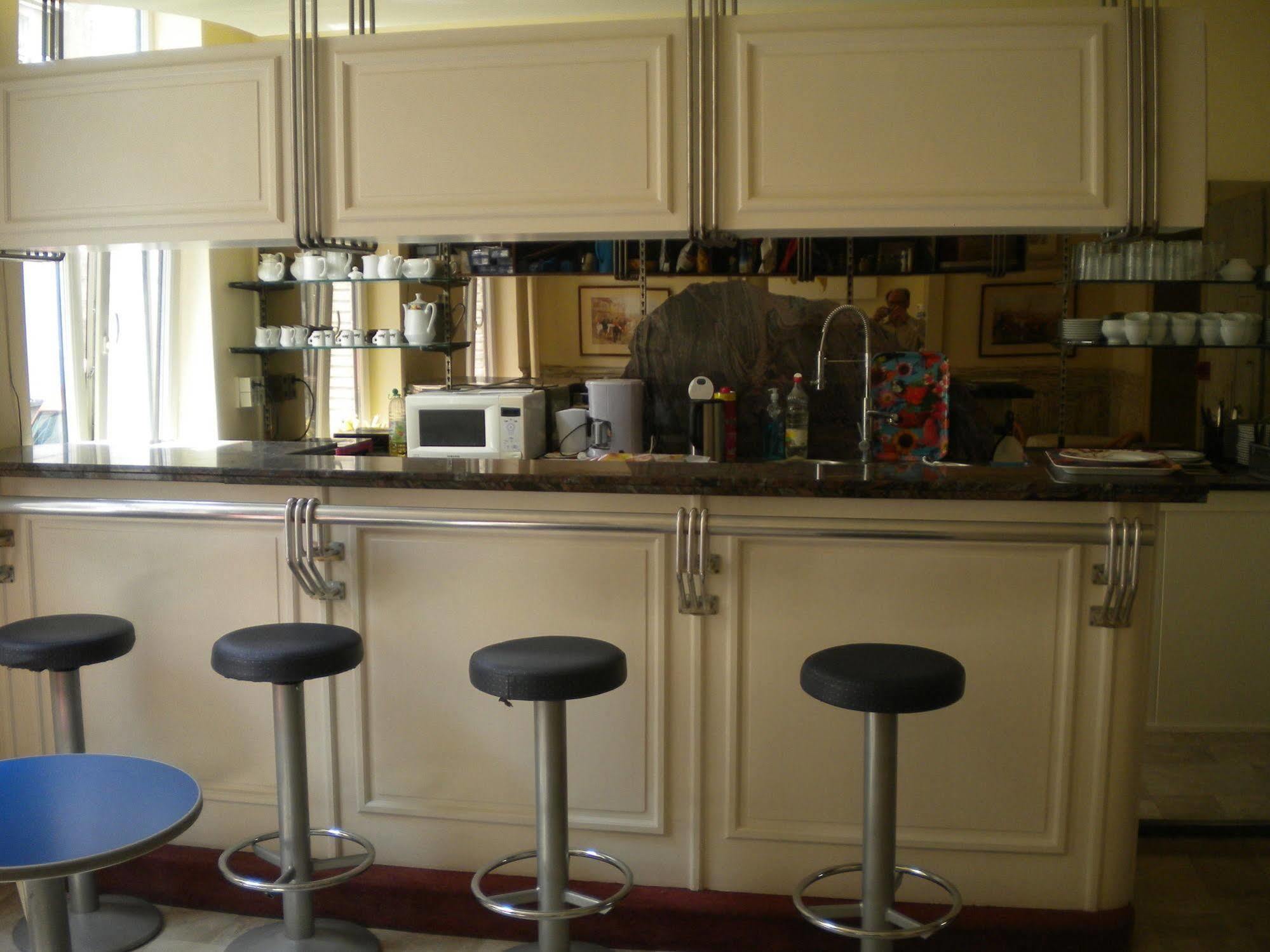 Queen Mary Hotel 3*