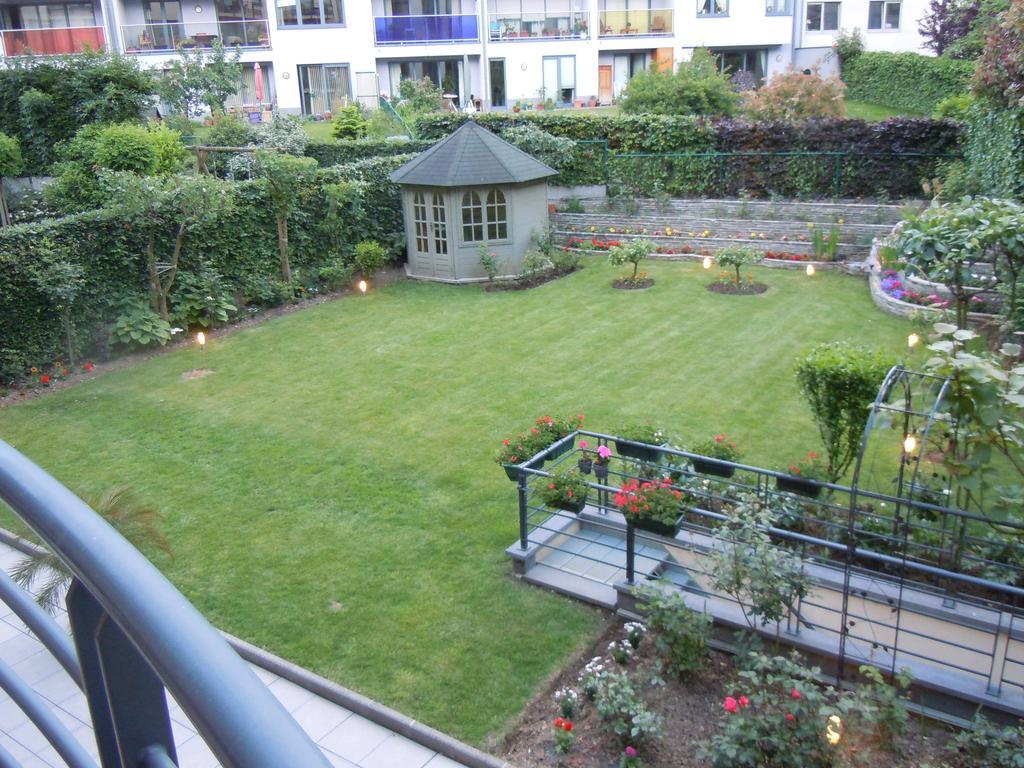 & Housingbrussels * Brüssel