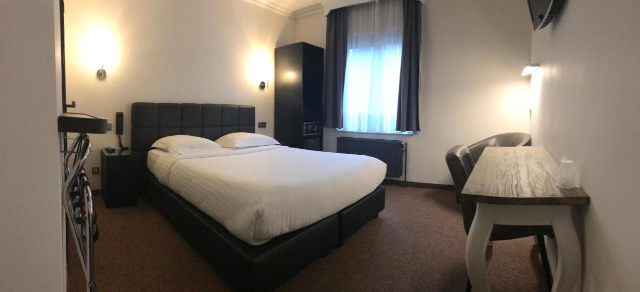 Hotel Chantecler 2*
