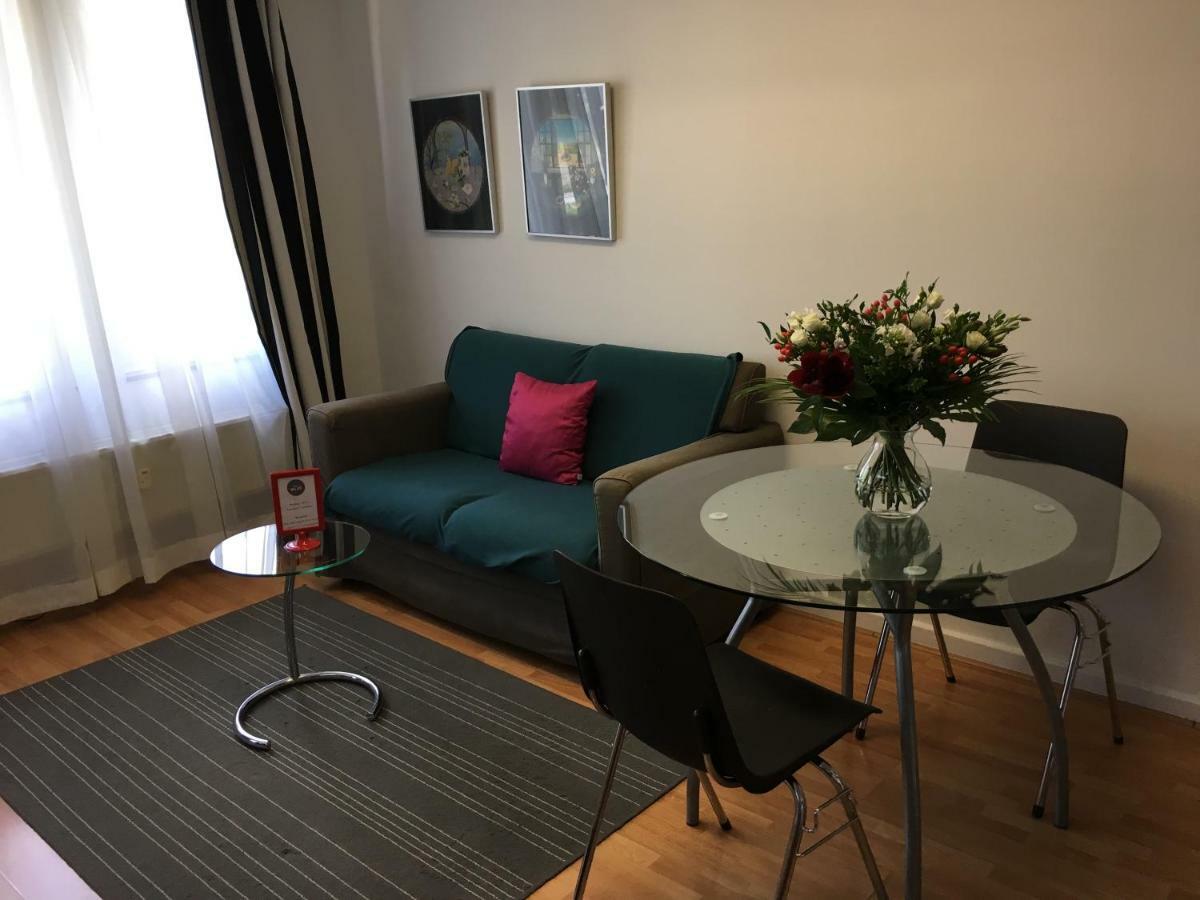 Apartment Center *