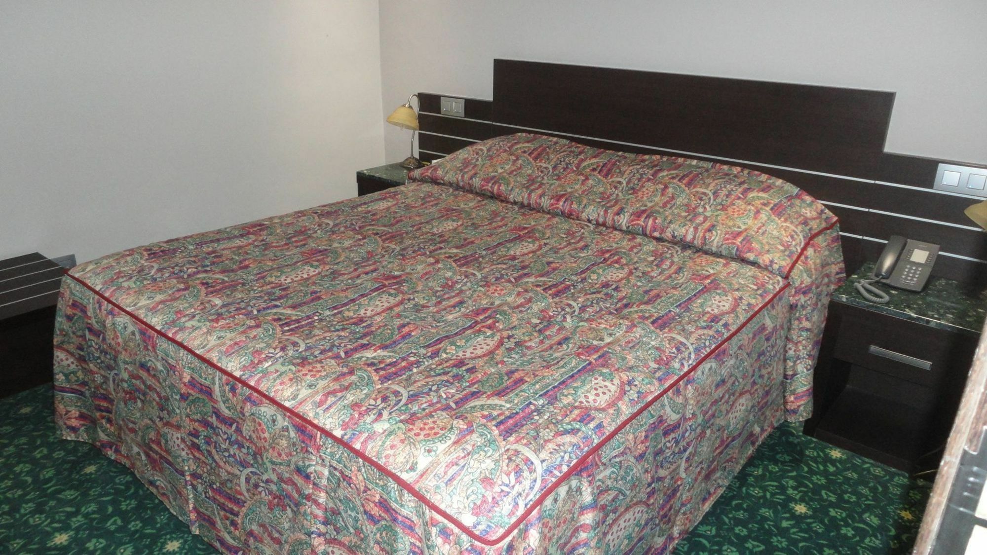 L'auberge Du Souverain Hotel 3*