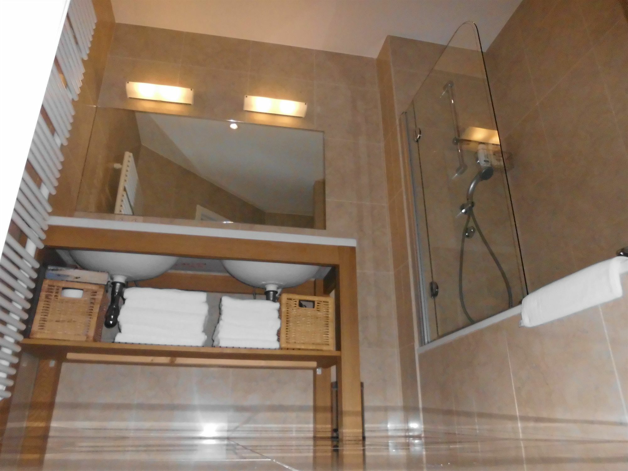 & Housingbrussels *