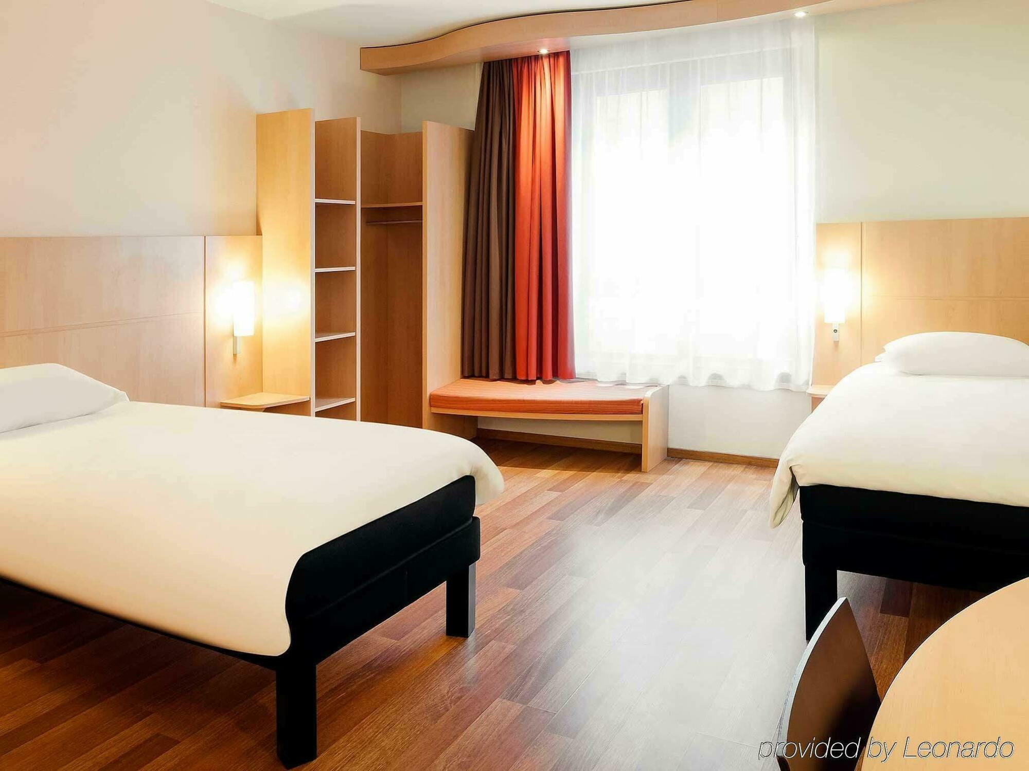 Ibis Centre Gare Du Midi 3*