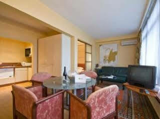 B-aparthotels Louise Aparthotel