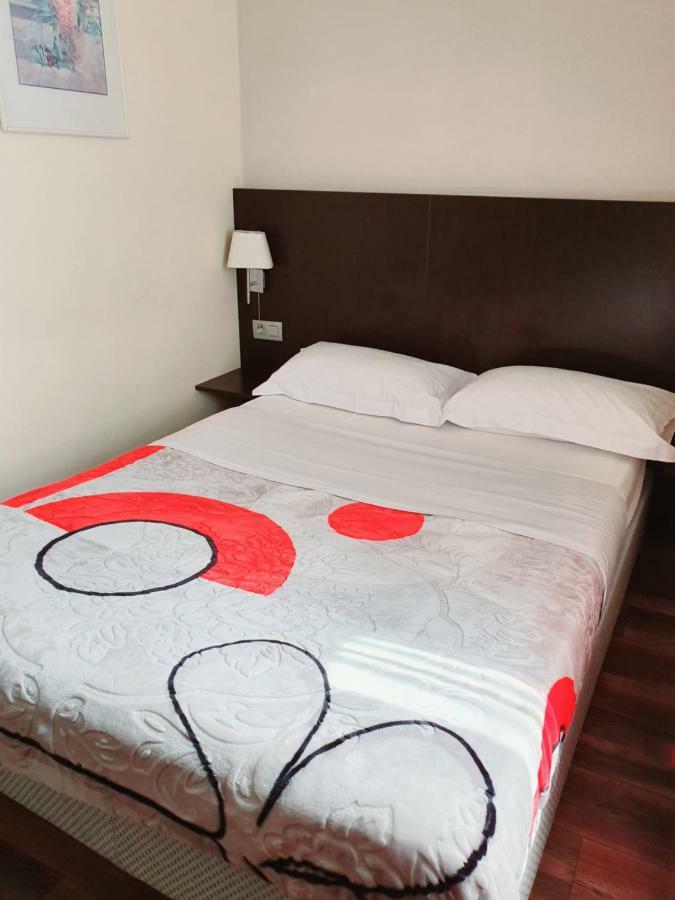 Hotel Queen Mary 3*