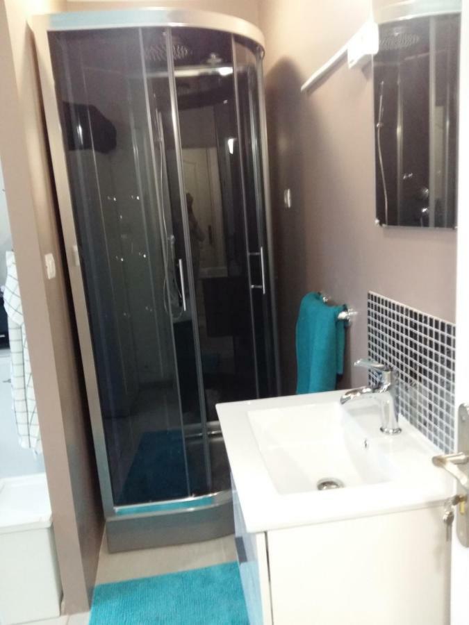Private Airport Apartment *