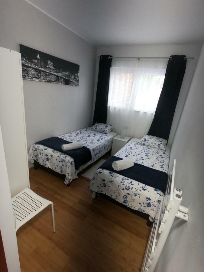 Charmant Studio Entre L'atomium Et Le Centre Ville Apartment *