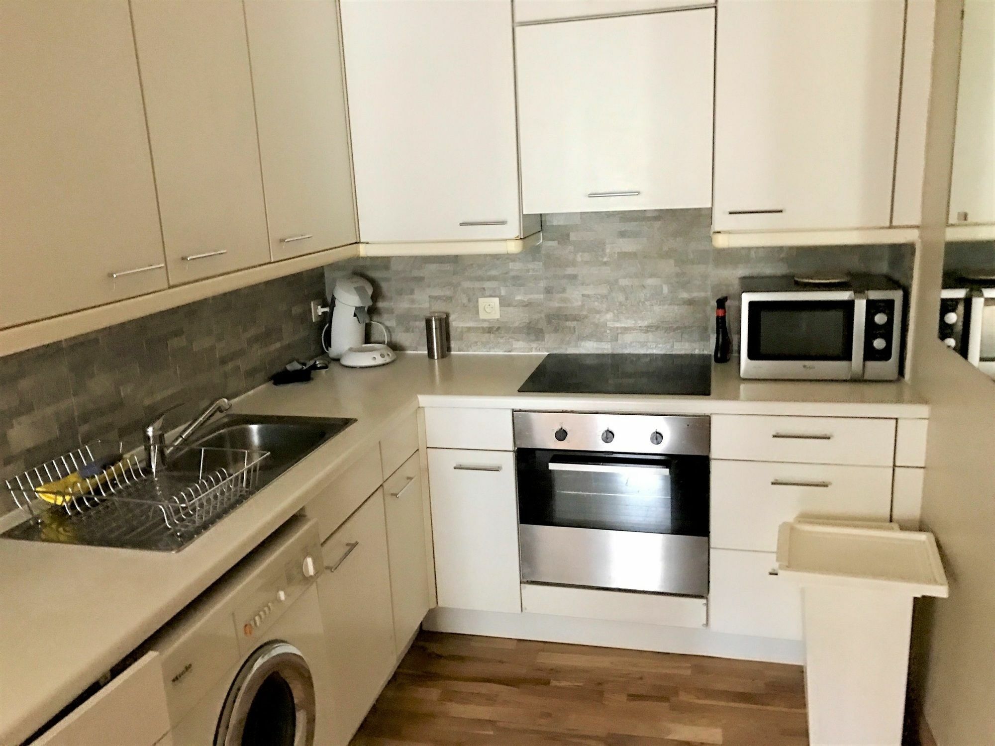 Bright And Modern With One Bedroom In The Center Of Bru Brüssel