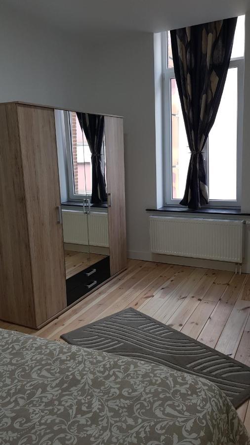 Modern First Floor Apartment *