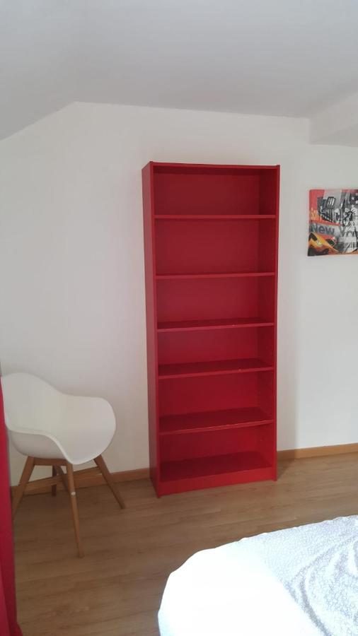 Central Red Apartment