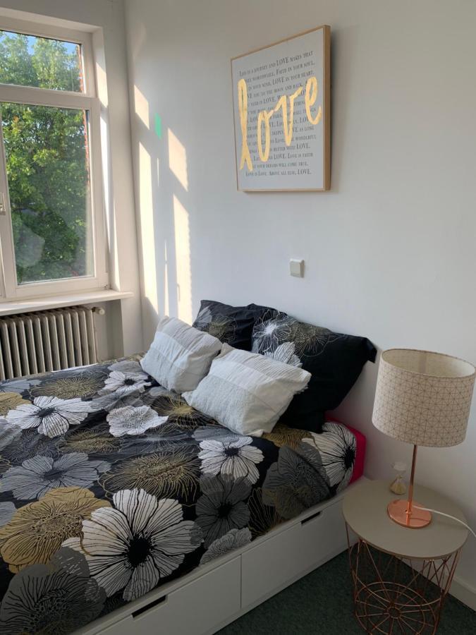 Apartment Secret *