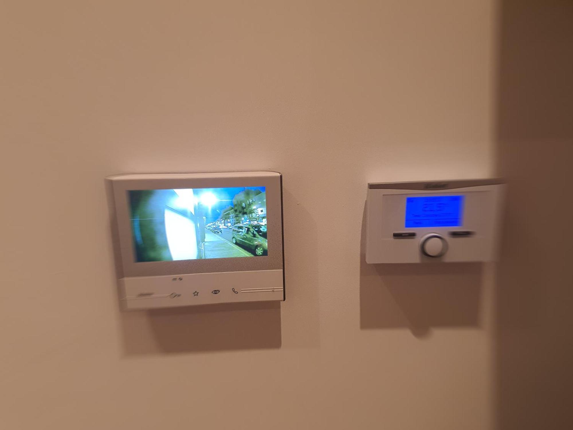 2 Bedrooms Appart Near European Parliament +fee Parking *