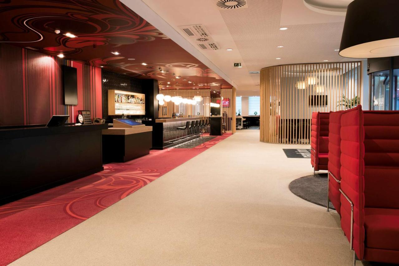 Park By Radisson Centre Midi 3*