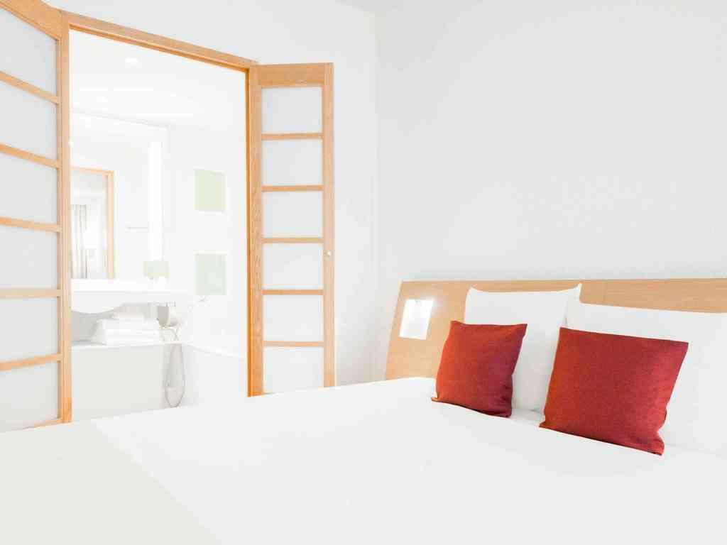 Novotel Off Grand Place Hotel 4*