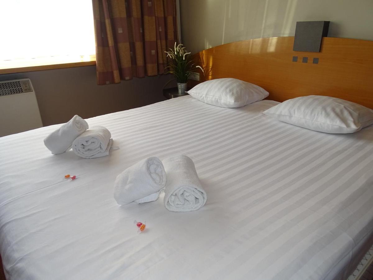 Hotel Sleep & Go Expo 2*