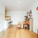 Room At Chicken\'S Shared Appartment
