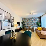 Urbanstay Suites Apartment In Charming Sablon