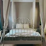 Ideal Studio For Exploring Brussels, Close To Brussels Midi Station And Main Attractions
