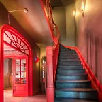 Monty Small Design Hotel