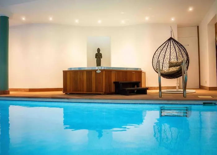 Havre De Paix A Bruxelles :Piscine, Sauna, Jacuzzi