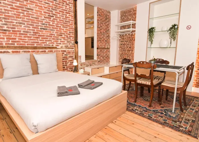 Family Duplex Getaway - Perfectly Positioned For City Adventures