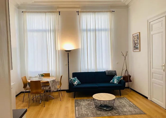 Studio Calme Et Lumineux A Uccle